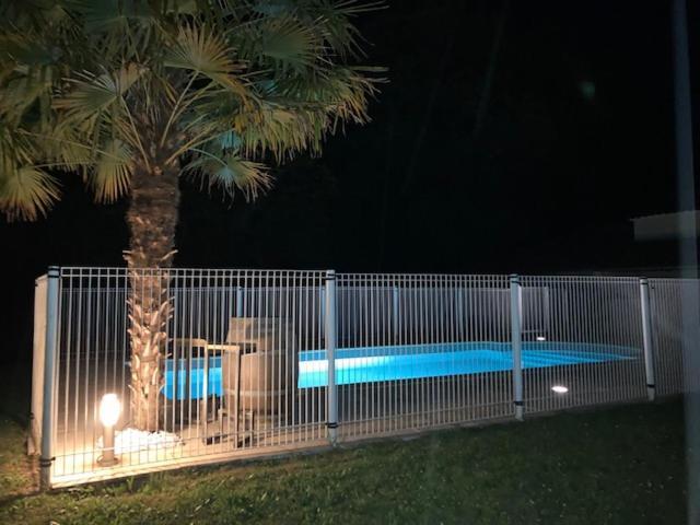 Gîte des Combes Blanches avec piscine et jacuzzi Frayssinet-le-Gélat Extérieur photo